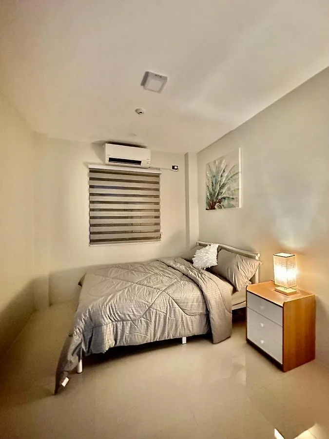 Modern Cozy Apartment 1 - Netflix & Free Parking Angeles 0*,  Philippines